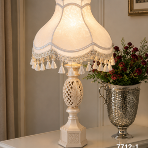 Lampu Meja Klasik Mewah 7712-1